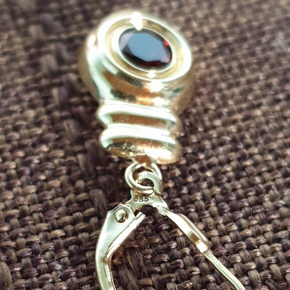Elegant & Precious Vintage 14K Gold Genuine Deep Red Garnet Dangle Earrings - Picture 7 of 12